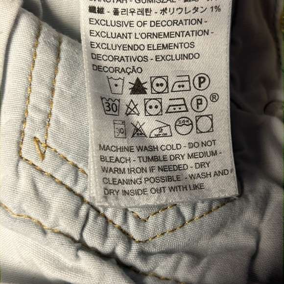 Levi’s Premium 501 Women Jeans 28x28 Distressed Hole Button Fly Ankle streetwear - Picture 12 of 12